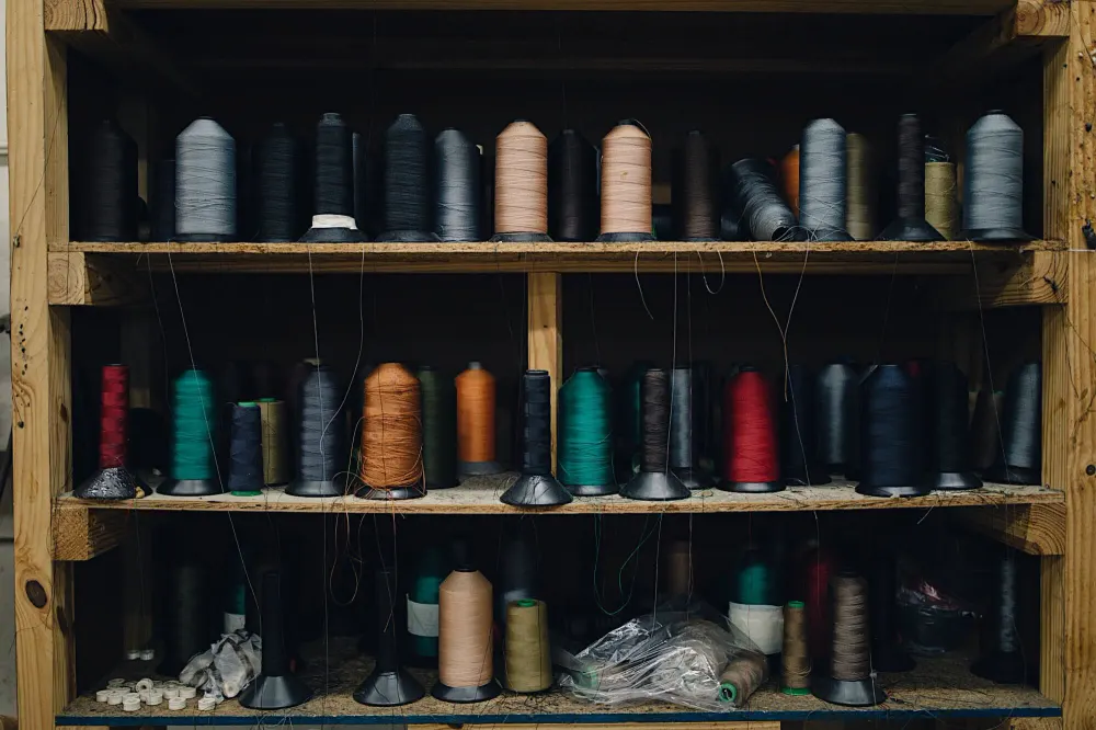 Fils de couture, atelier ONA